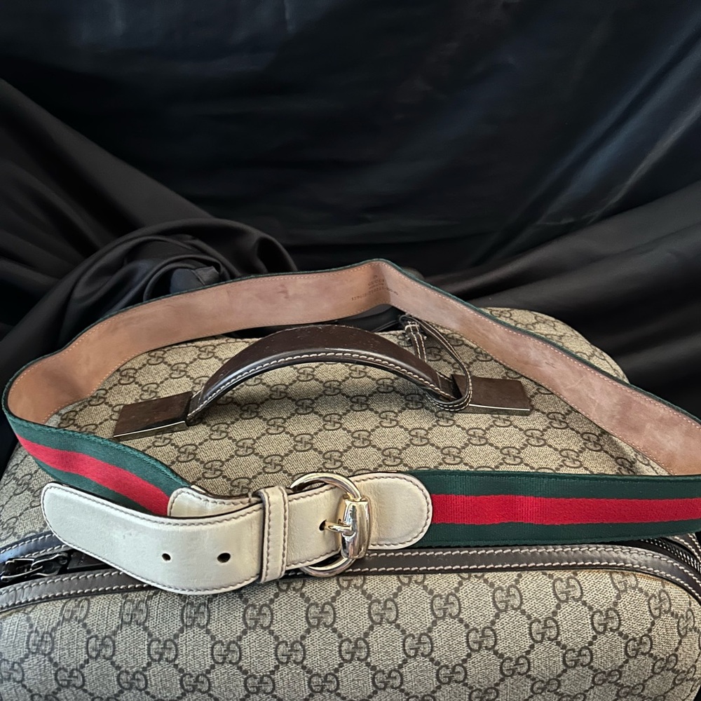 Gucci Leather Belt with Gucci dust bag - Picture 3 of 13